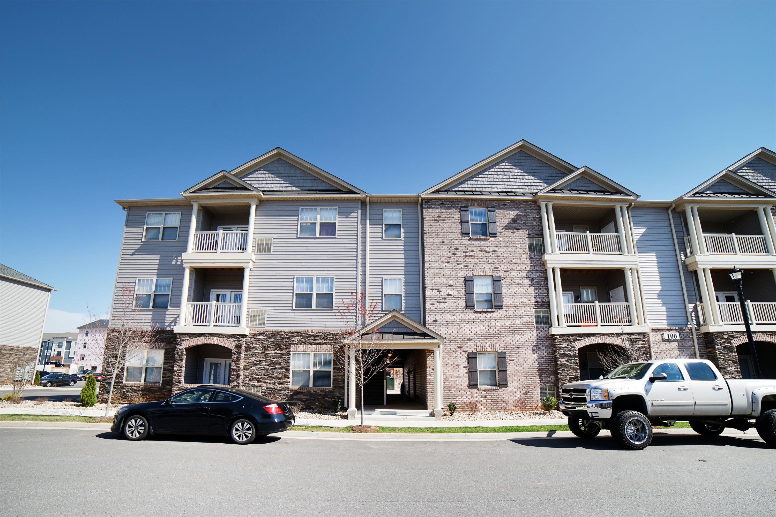 120 Portico Street - 301