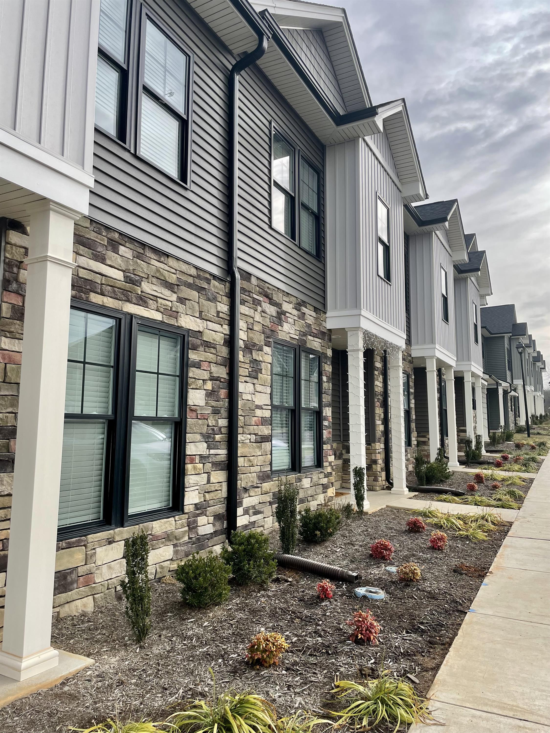 93 Warwick Drive - 1