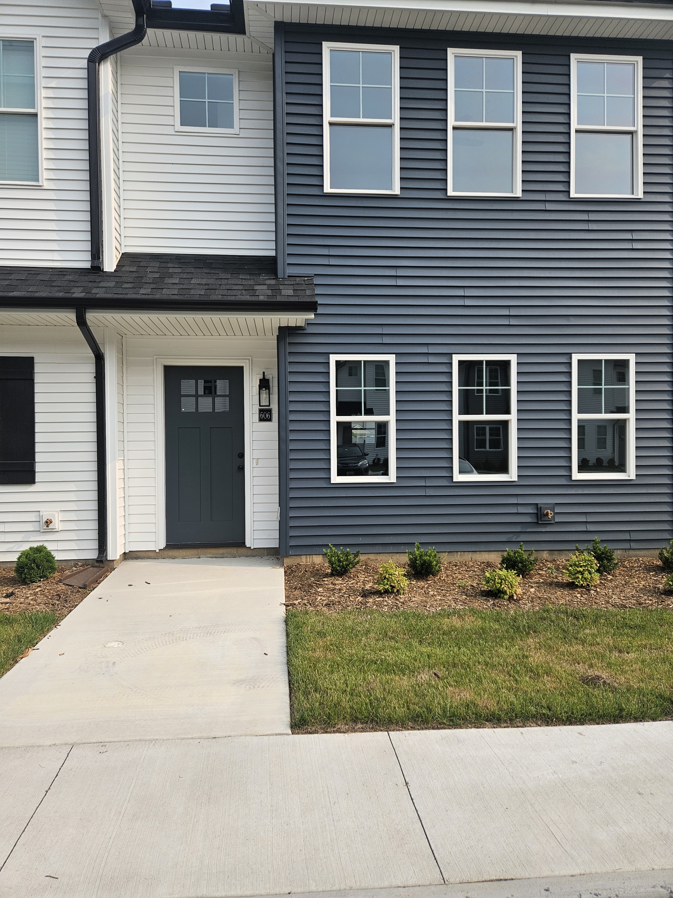 110 Aaron Place #606 - 1