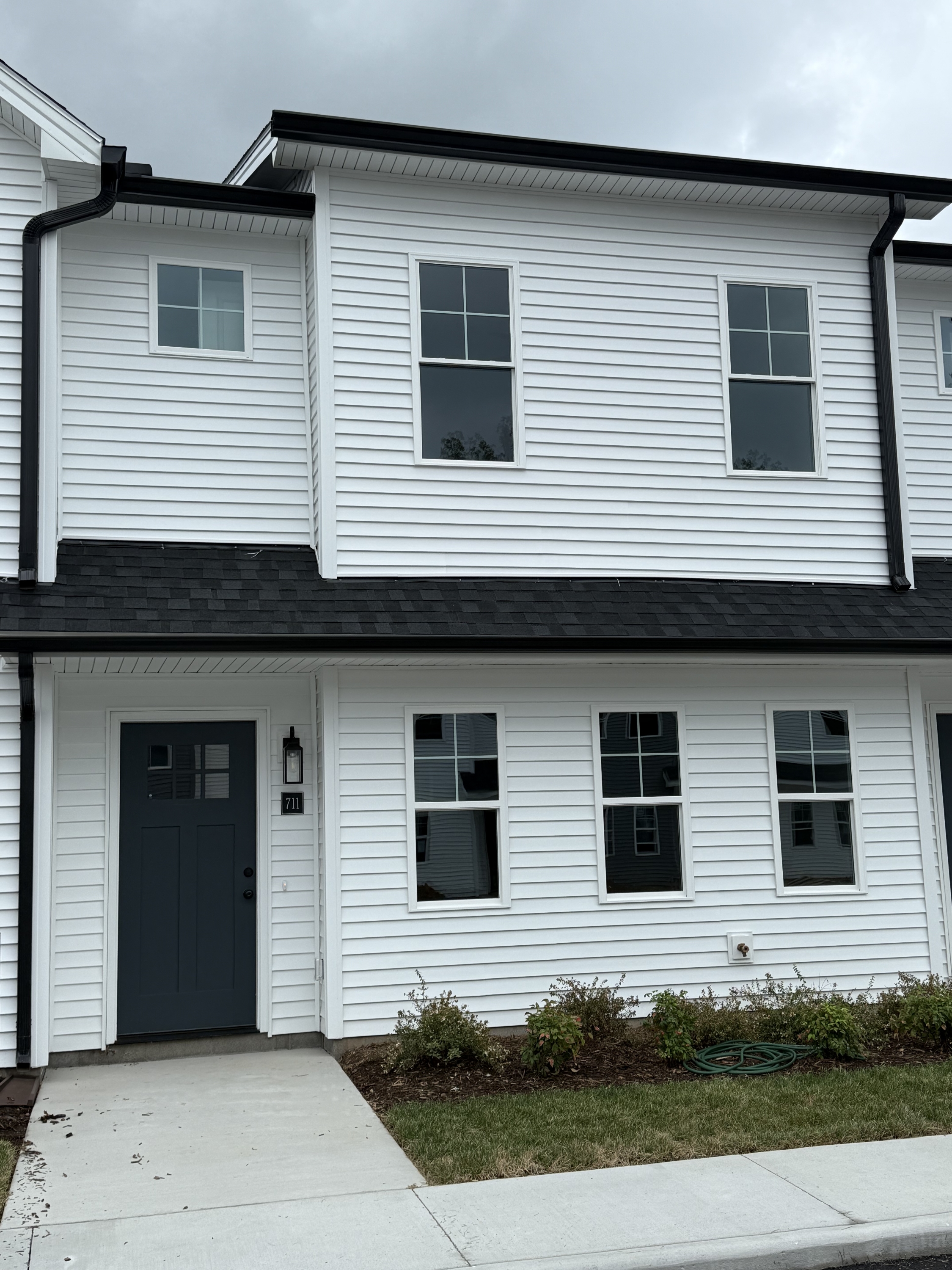 110 Aaron Place - 711